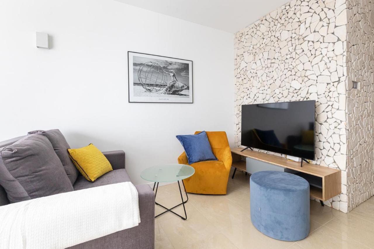 Sierpinskiego 1A - Studio With Balcony & Desk - Remote Work By Noclegi Renters Varşovia Exterior foto